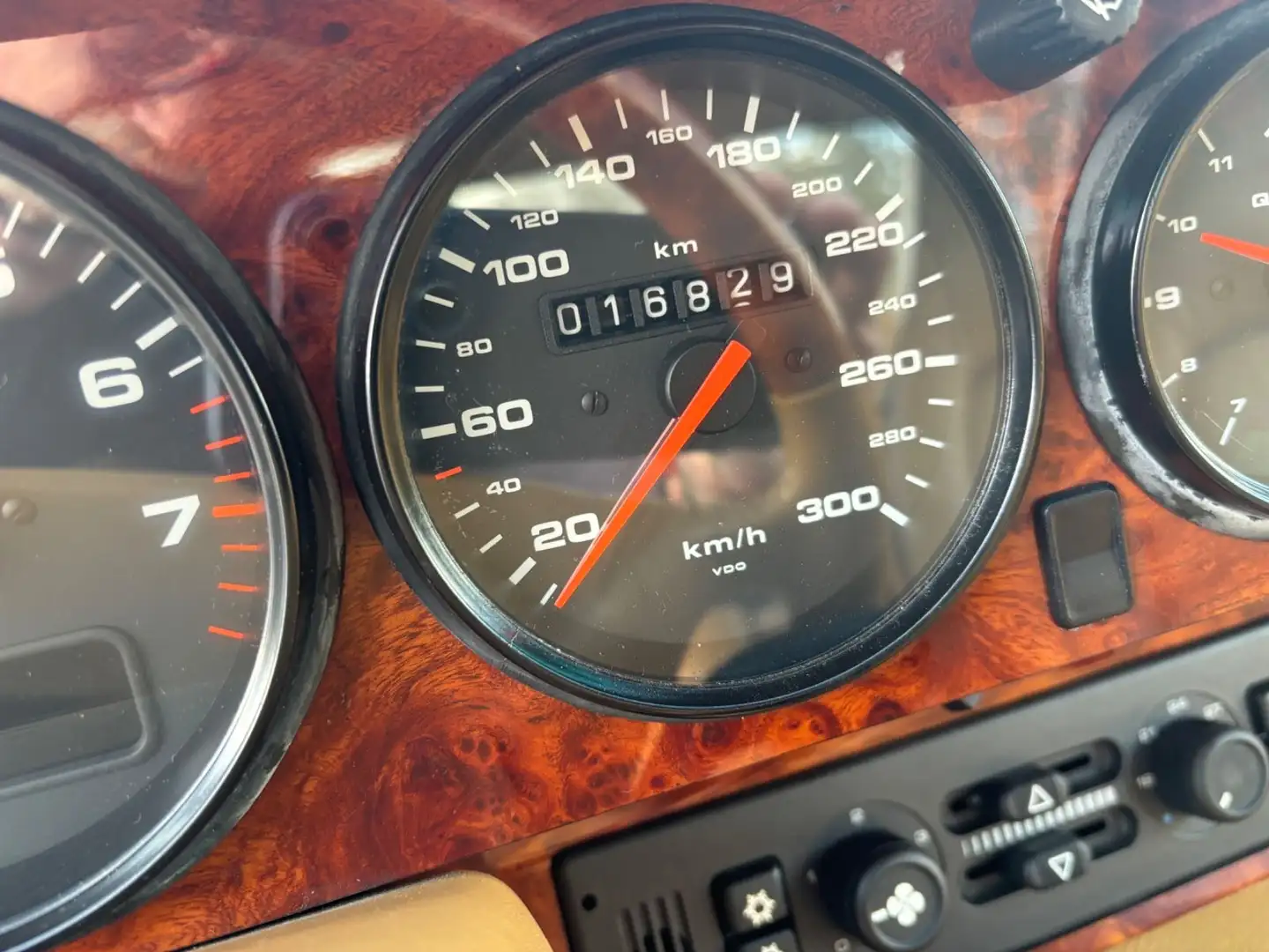 Весільний торт "Класик"